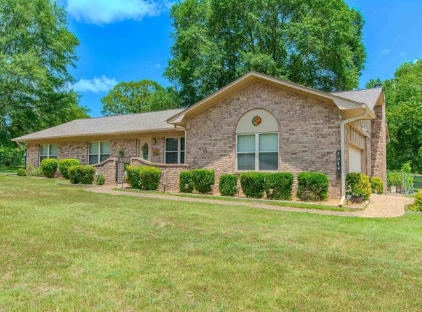7014 Red Oak Drive, Benton, AR 72019