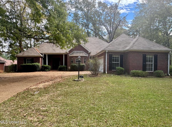316 Southhaven Drive, Byram, MS 39272