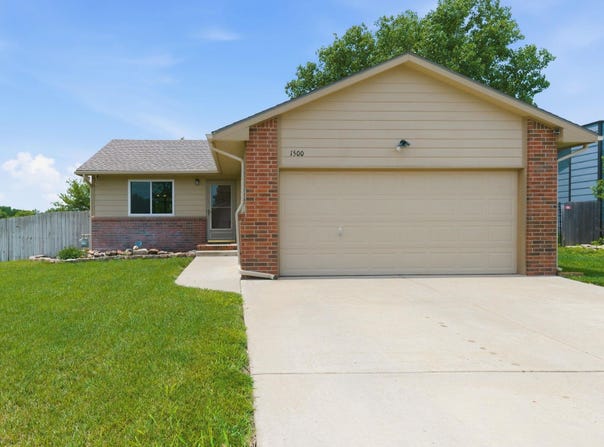 1500 Sunset Ct, Goddard, KS 67052