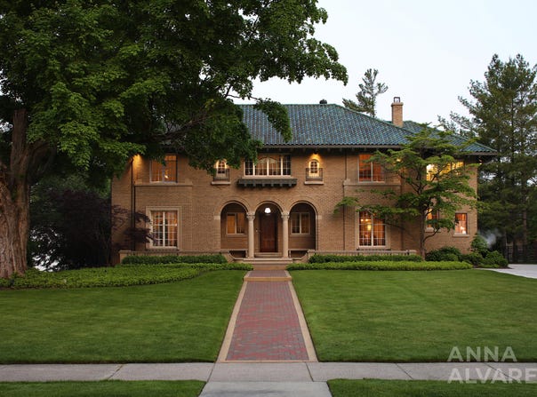 727 Plymouth Road SE, East Grand Rapids, MI 49506