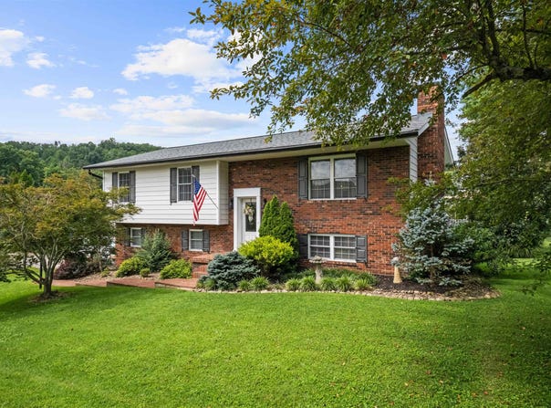 24 Michael Street, Scott Depot, WV 25560