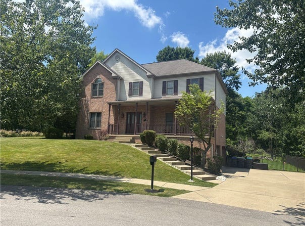 91 Celtic Ash Ct, Cranberry Twp, PA 16066