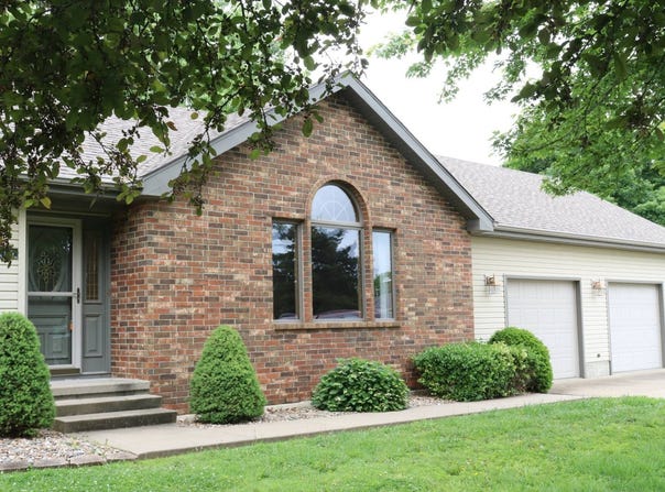 200 North Blair Drive, Stockton, MO 65785