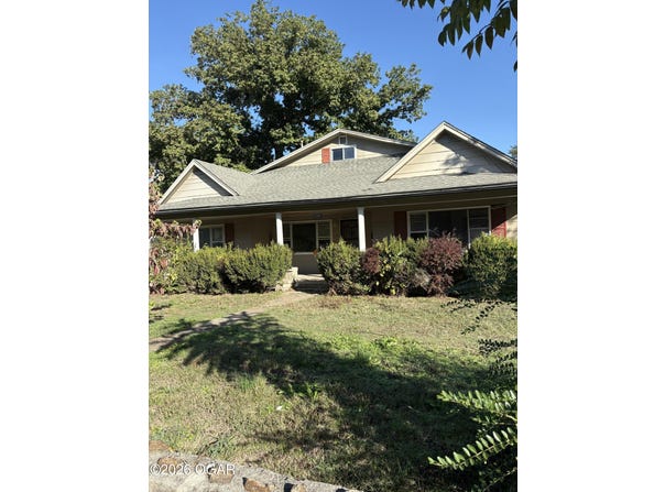 704 W McCord Street, Neosho, MO 64850