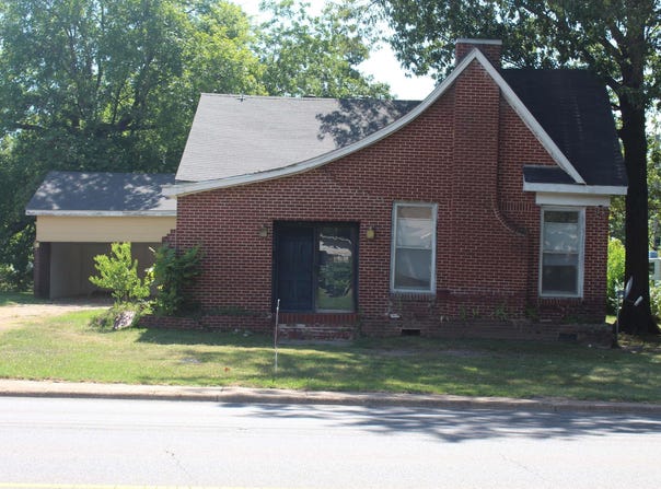 1512 S MAIN ST., Hope, AR 71801