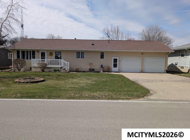 413 1st St N, ROCKWELL, IA 50469