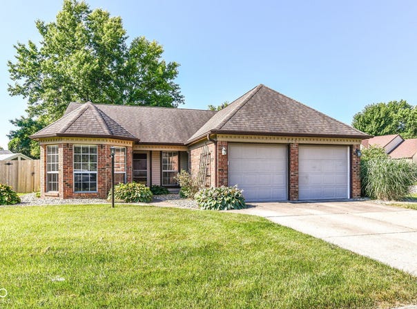 7701 Raleigh Lane, Fishers, IN 46038