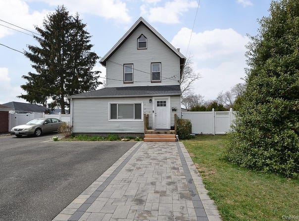 25 Hazel Street, Central Islip, NY 11722