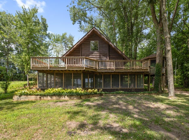 152 32nd Street, Allegan, MI 49010