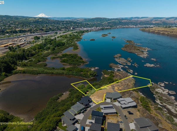 122 123 SOUTHSHORE LN, The Dalles, OR 97058
