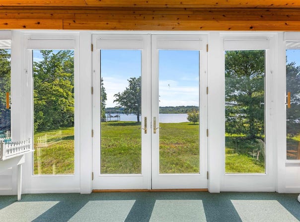 3275 S Sunrise Lane, Lake Leelanau, MI 49653