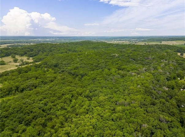E 2000 Road, Lacygne, KS 66040