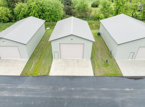 4155 N OVERLAND Road, HOBART, WI 54155