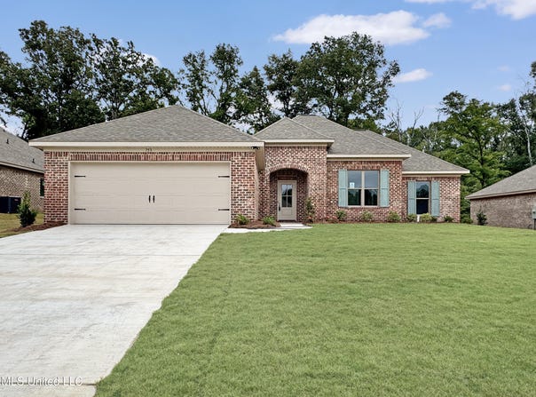 753 Magnolia Point Circle, Pearl, MS 39208