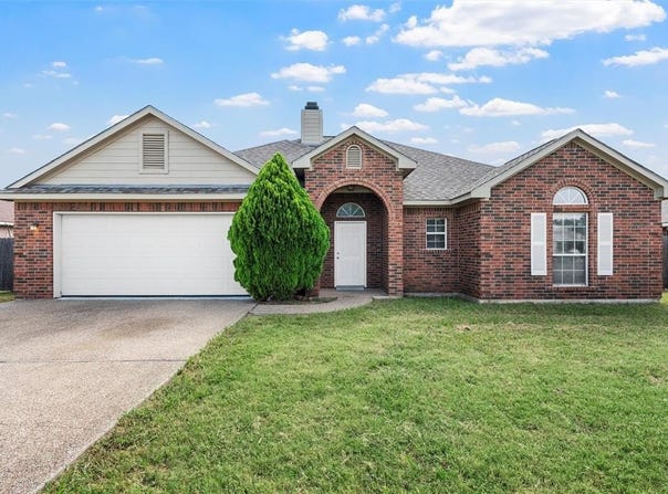 1305 FISHER Street, Bellmead, TX 76705