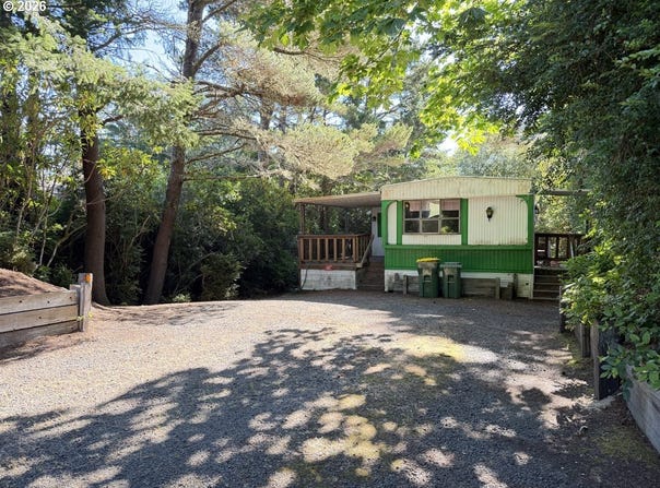 1600 Rhododendron Dr, Florence, OR 97439