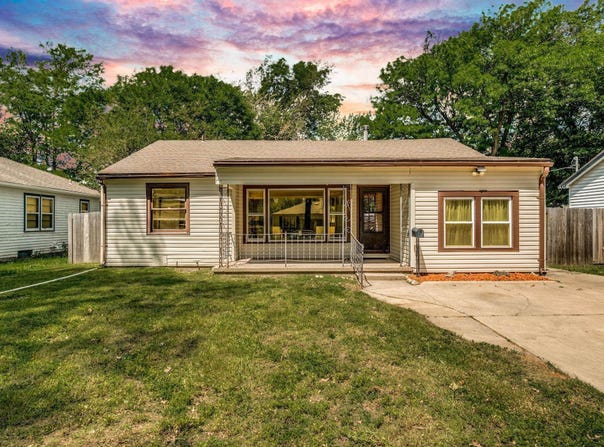 621 Waverly St, Wichita, KS 67218