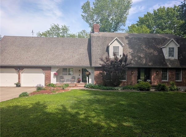 106 Walnut Drive, Carrollton, MO 64633