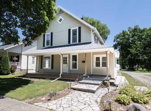 622 N Riley Street, Kendallville, IN 46755-1233