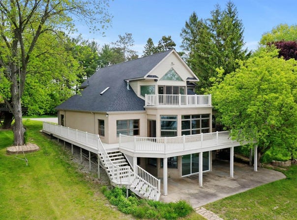 4348 West Lakeside Drive, West Branch, MI 48661