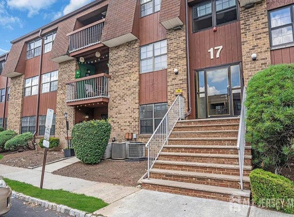 193 Sierra Court, Woodbridge Proper, NJ 07095