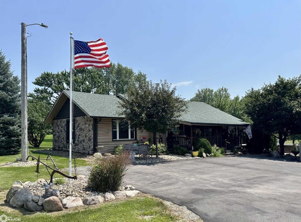 21450 490Th Street, Chariton, IA 50049