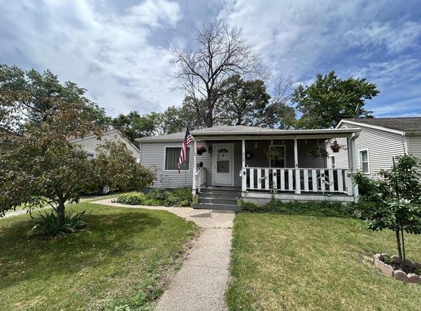 2746 Henry Street, Lake Station, IN 46405