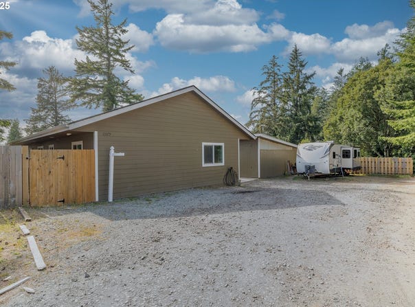 2579 PONY CREEK RD, North Bend, OR 97459