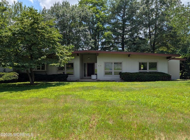 2 Patty Drive, Wrightstown, NJ 08562