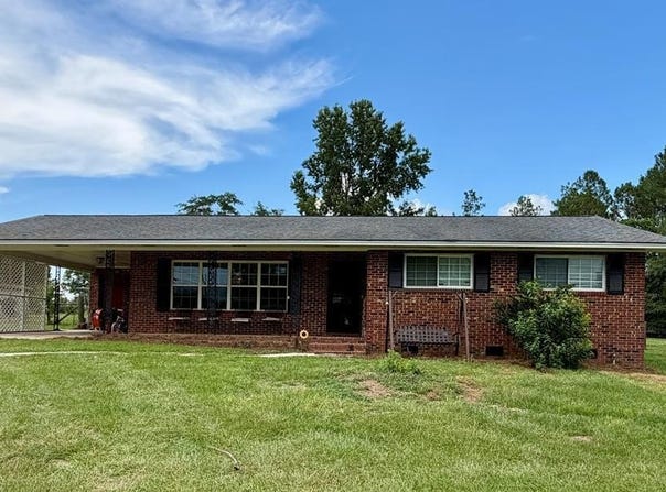 57 Lakeside Drive, Tifton, GA 31793