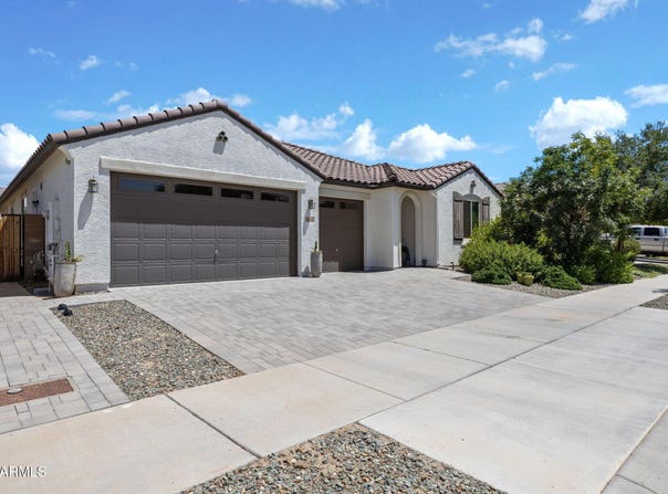 16118 W DESERT HILLS Drive, Surprise, AZ 85379