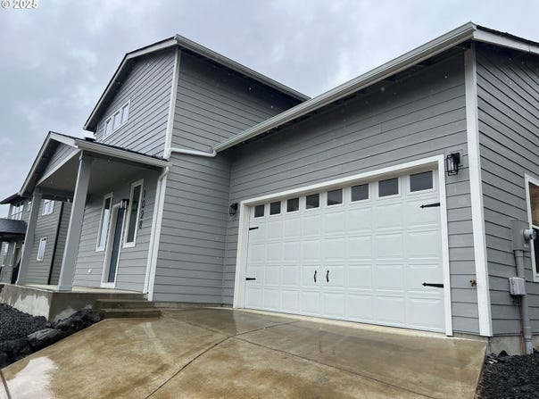1028 FOREST HEIGHTS ST, Sutherlin, OR 97479