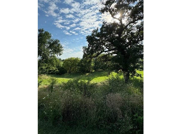Salem Road, Weston, MO 64098