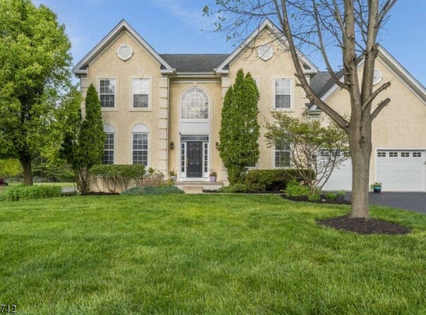 81 Crestview Dr, Clinton Twp., NJ 08809-2047