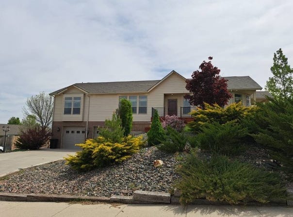 1300  Maple Street, Chadron, NE 69337