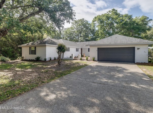 7 Keyser Lane, Gulfport, MS 39507