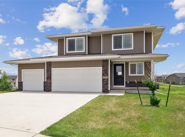 525 NW Rosemont Drive, Waukee, IA 50263