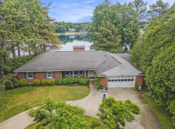 18190 LOVELL ROAD, SPRING LAKE, MI 49456