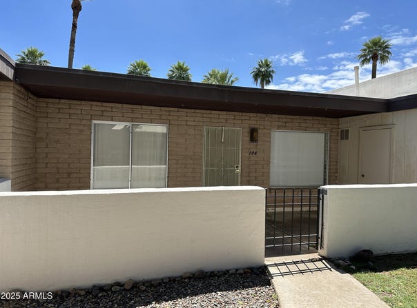 220 S OLD LITCHFIELD Road, Litchfield Park, AZ 85340