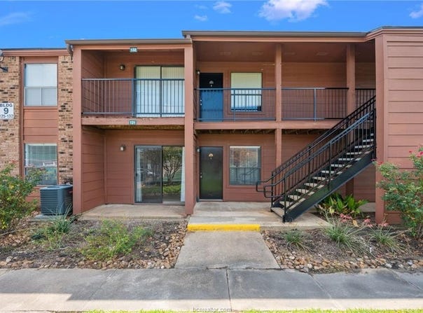 904 University Oaks Boulevard, College Station, TX 77840