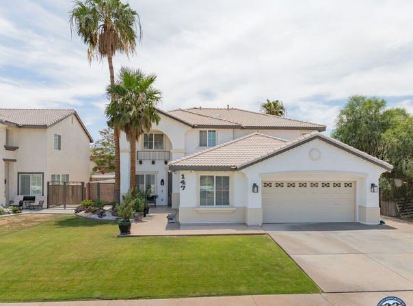 147 Quail Run Dr, El Centro, CA 92243