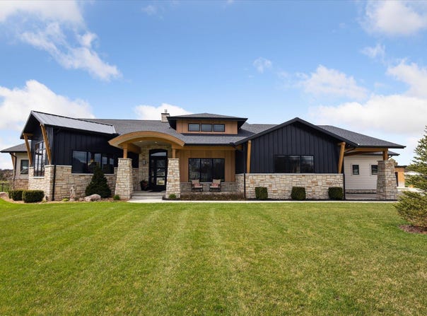 29929 Ridge Cove, Granger, IN 46530