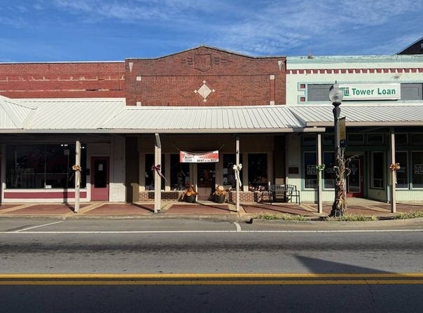 127 Main ST, Hartselle, AL 35640