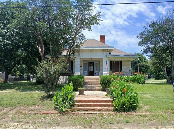 300 NW 2nd Street, Hubbard, TX 76648