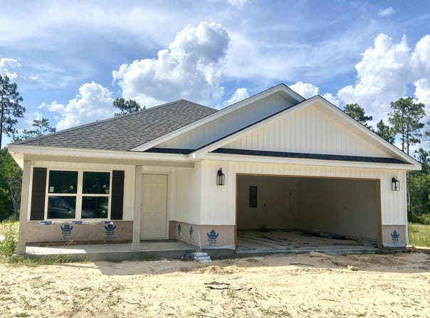 178 Pfitzer Court, DeFuniak Springs, FL 32433
