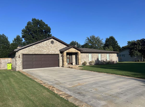 2119 COKER HAMPTON Drive, Stuttgart, AR 72160