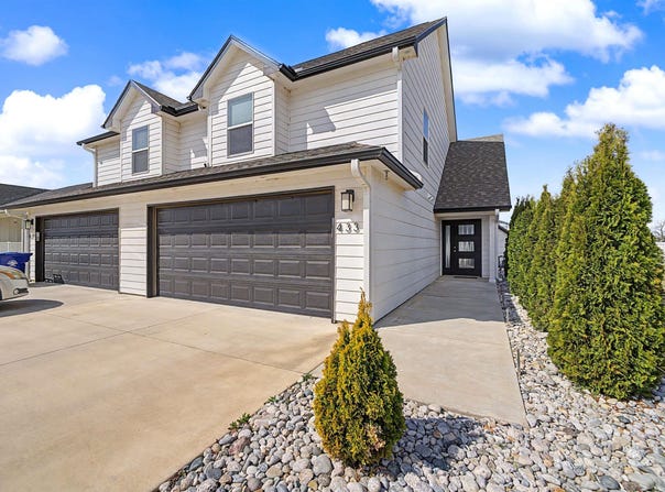 433 Dala Dr, Lindsborg, KS 67456