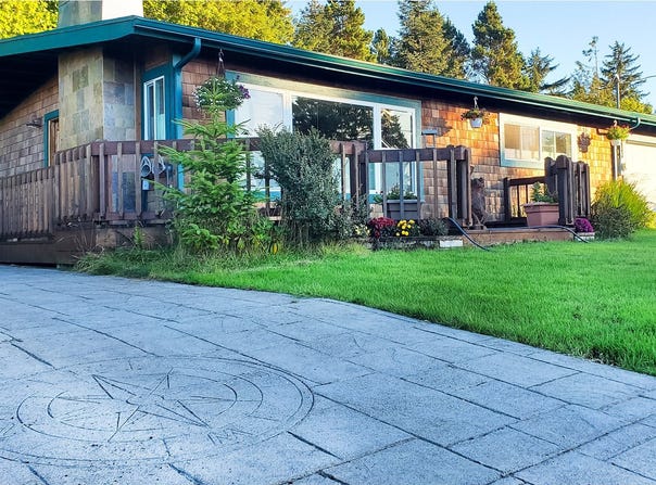435 S CRESTLINE DR, Waldport, OR 97394
