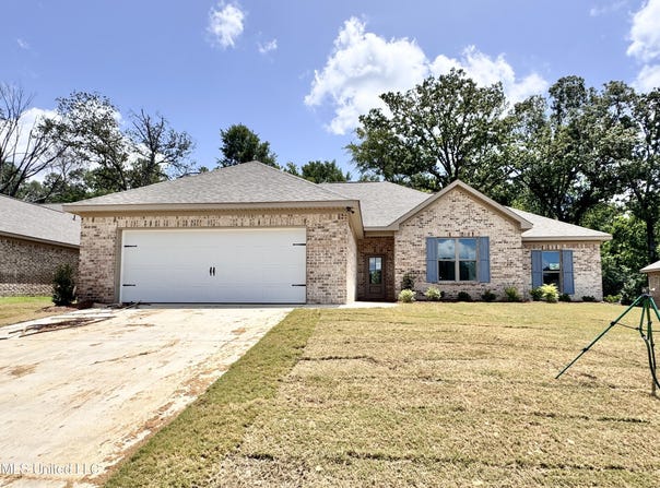 749 Magnolia Point Circle, Pearl, MS 39208