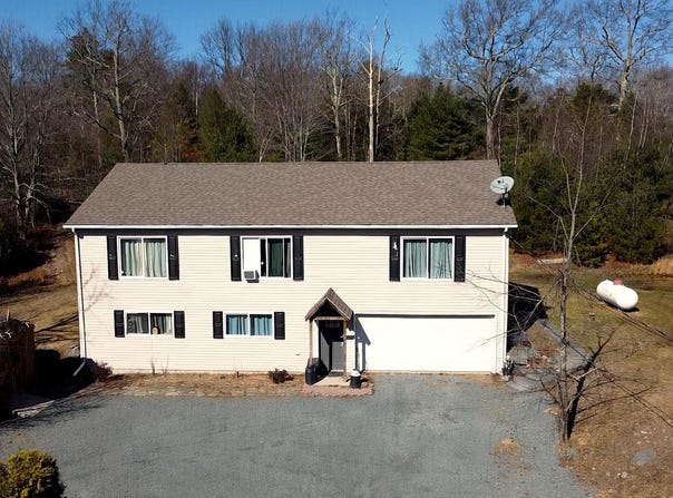 115 Gelso Court, Hawley, PA 18428